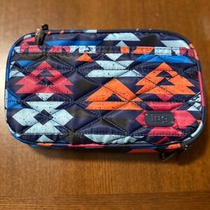 Lug Roundabout Southwest Navy